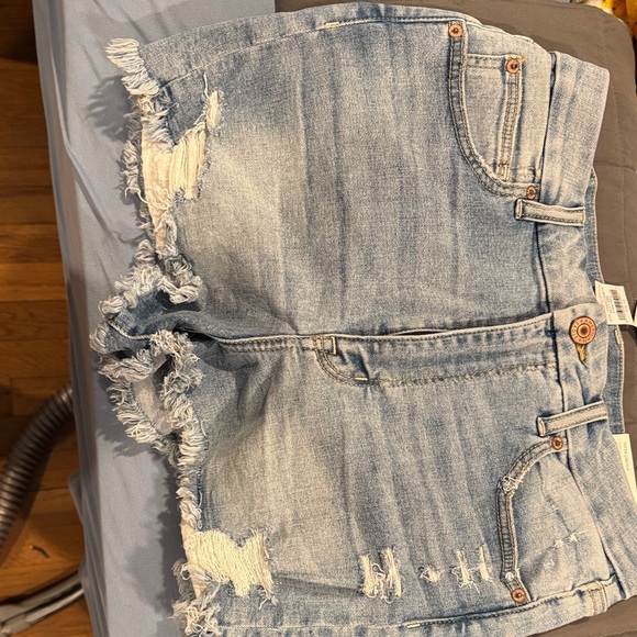 American Eagle Outfitters Light Blue High Rise Jean shorts - Picture 4 of 6